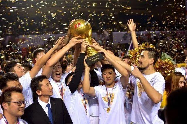 比尔·西蒙斯：76人就像2012年湖人新F4 存在年龄伤病默契等变数